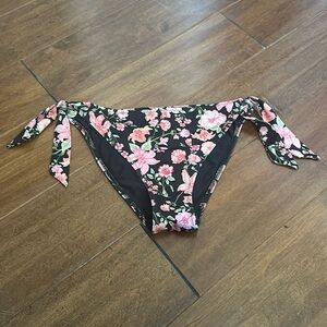H&M floral print swimsuit bottoms size XS (US-2)